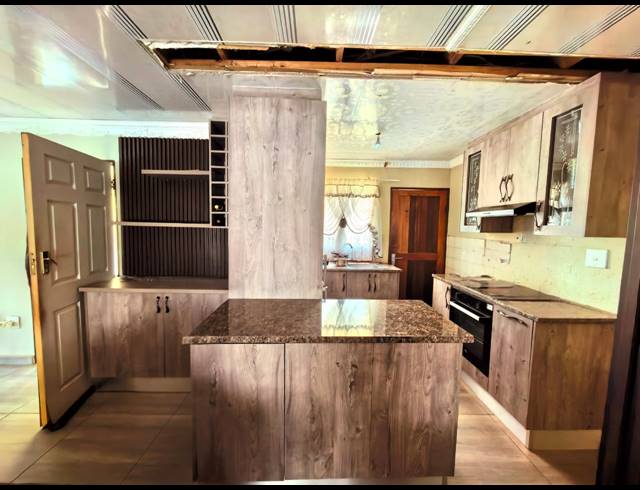 3 BEDROOM HOUSE FOR SALE IN SEBOKENG ZONE 3